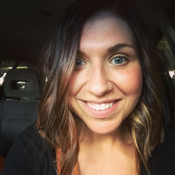 Meet your Posher, Lisa - Picture 1 of 1